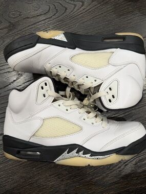 Air Jordan 5 Retro "White Black" Men’s size 8.5 USED CONDITION